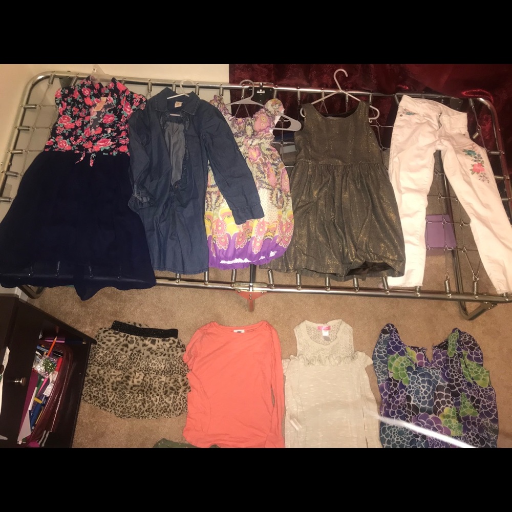 Variety girls gentle used clothes good condition. jeans and shirts girls. Girls